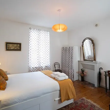 Apartment Helmer Ding *